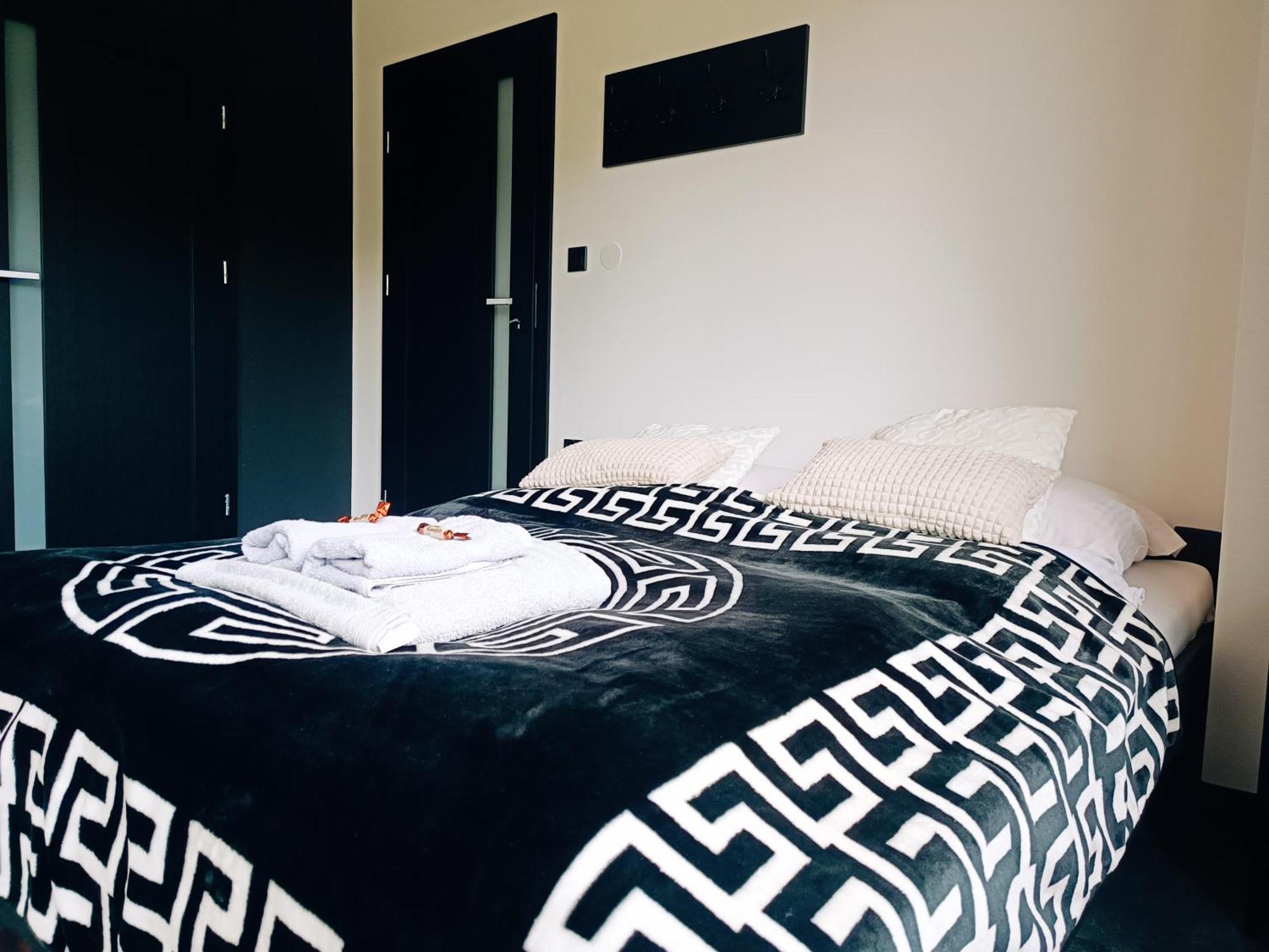 Modern Rancho - Apartamenty Nad Rzeka, Przy Stadninie Koni Kruszyna  Luaran gambar