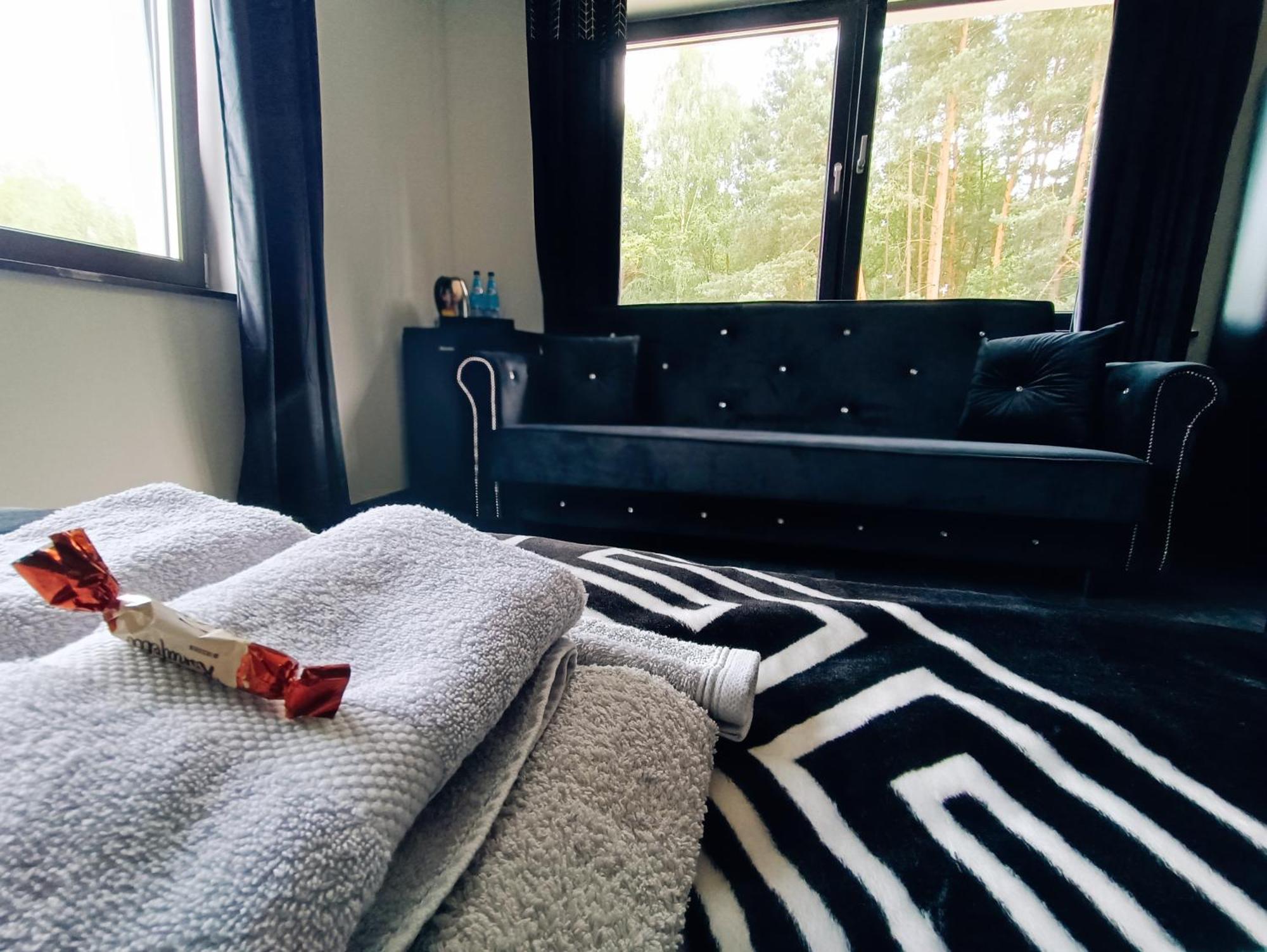 Modern Rancho - Apartamenty Nad Rzeka, Przy Stadninie Koni Kruszyna  Luaran gambar